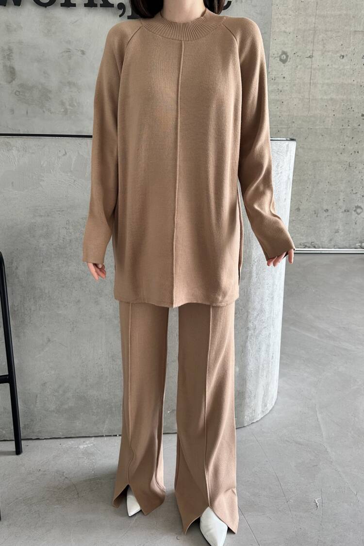 Slit And Ribbed Suit