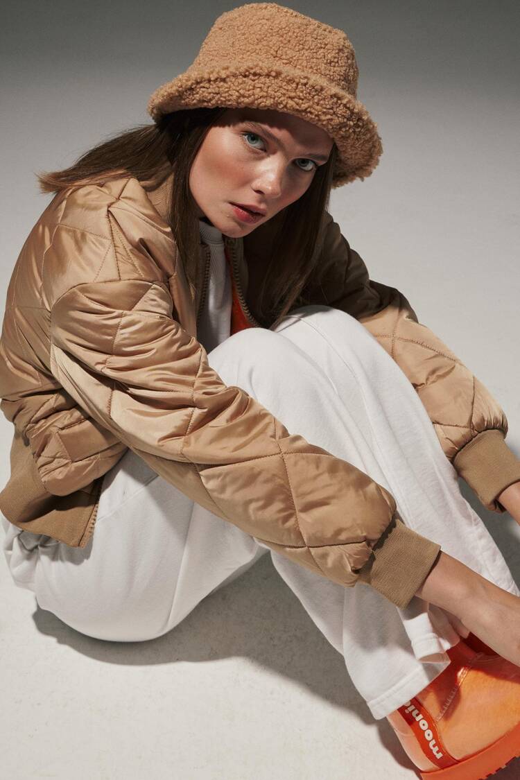 Polyester Fabric Ribbed Collar Diamond Pattern Short Bomber Coat