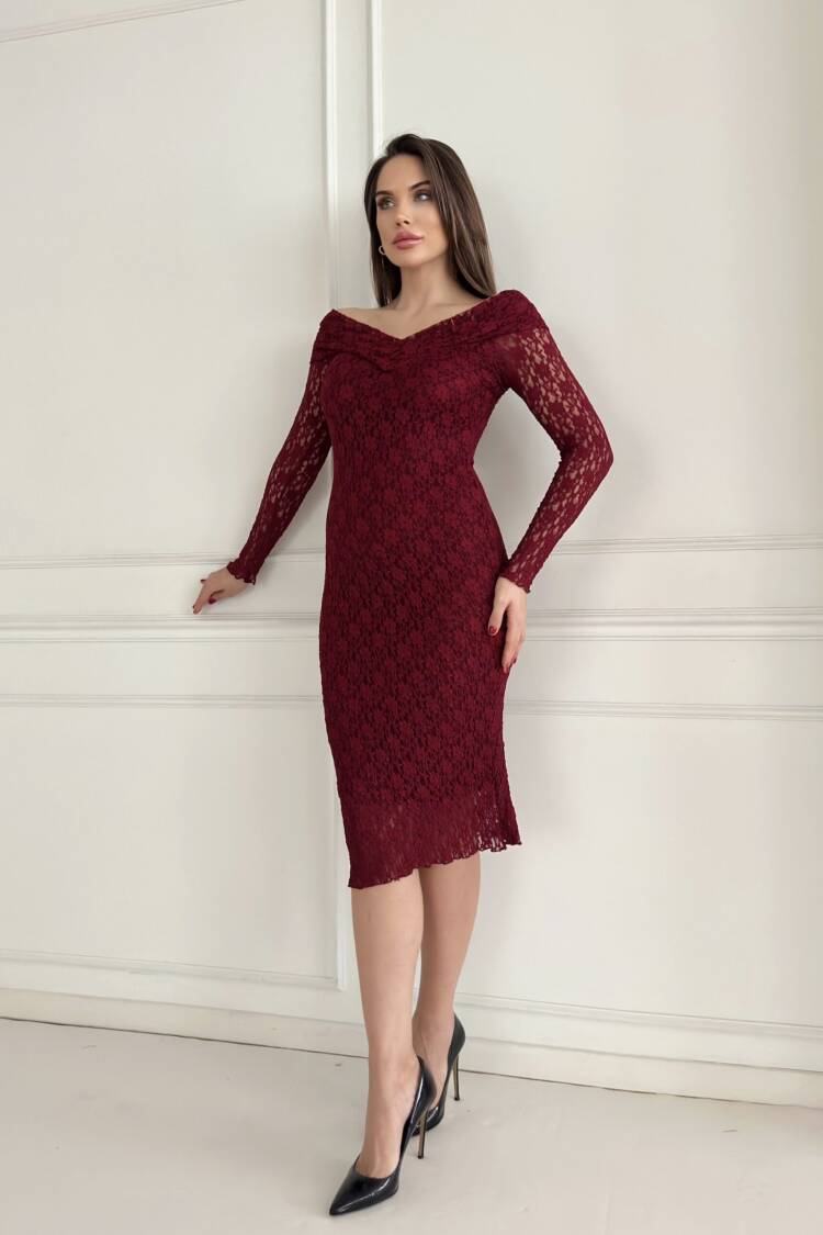 Gipeli Madonna Collar Lace Dress