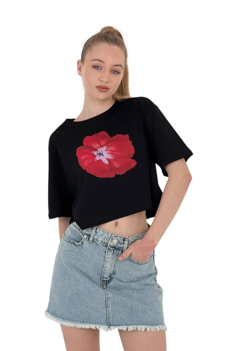 Oversize Rose Printed ShortCrop T Shirt