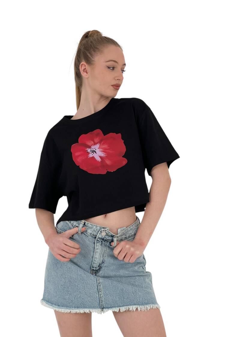 Oversize Rose Printed ShortCrop T Shirt