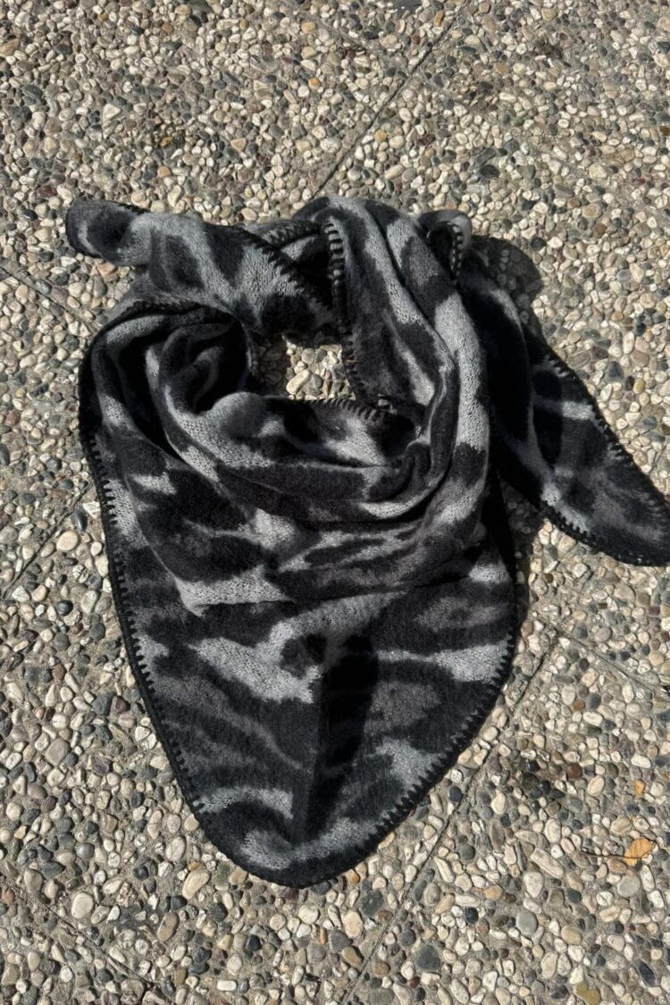Black Elegant Animal Print Shawl